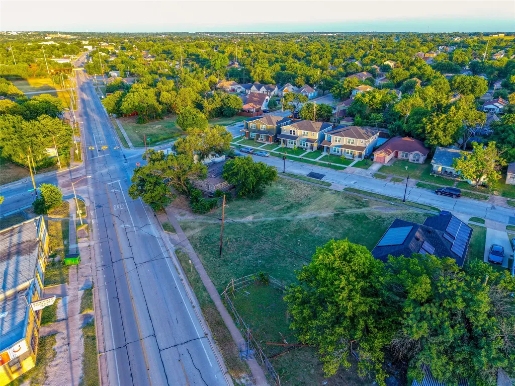 1125 E Broadway Avenue Fort Worth TX 76104