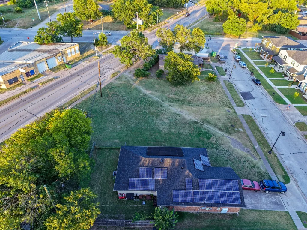 1125 E Broadway Avenue Fort Worth TX 76104