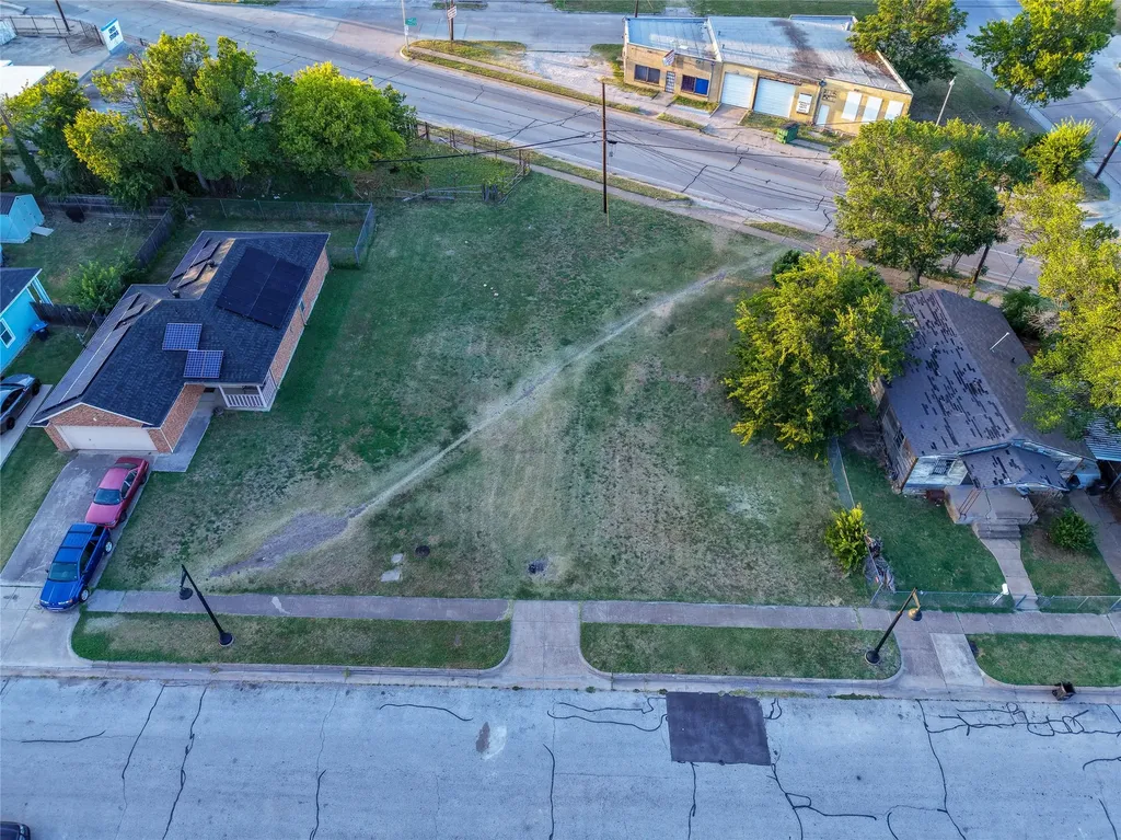 1125 E Broadway Avenue Fort Worth TX 76104