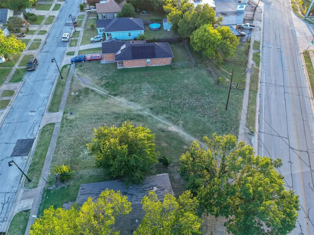 1125 E Broadway Avenue Fort Worth TX 76104