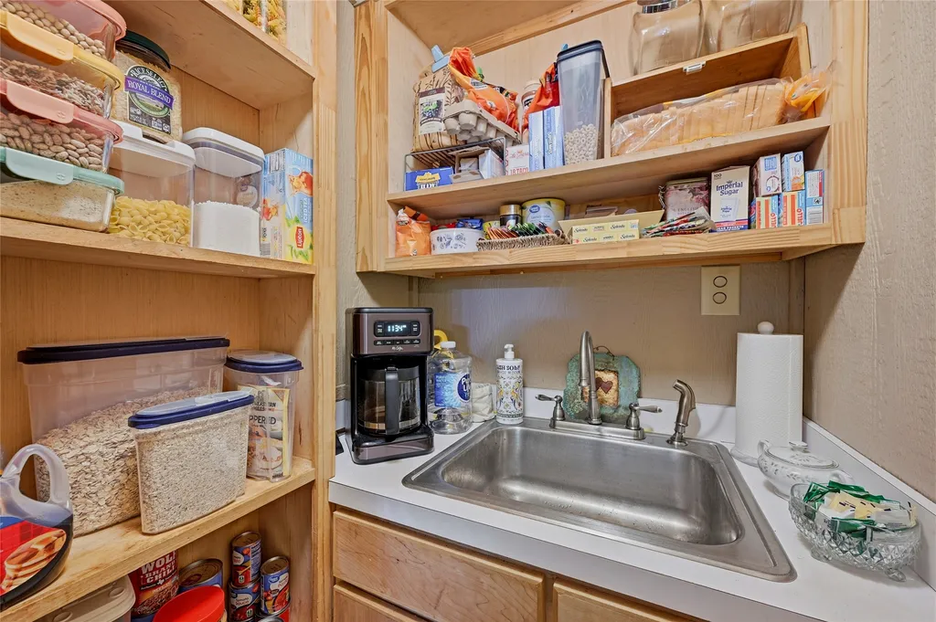 221 W 5th Street Bonham TX 75418