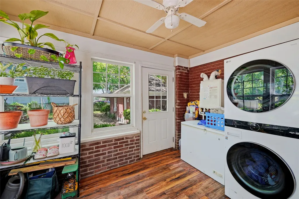 221 W 5th Street Bonham TX 75418