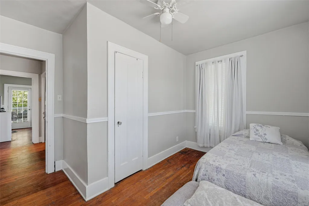 221 W 5th Street Bonham TX 75418