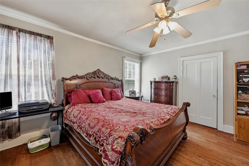 221 W 5th Street Bonham TX 75418