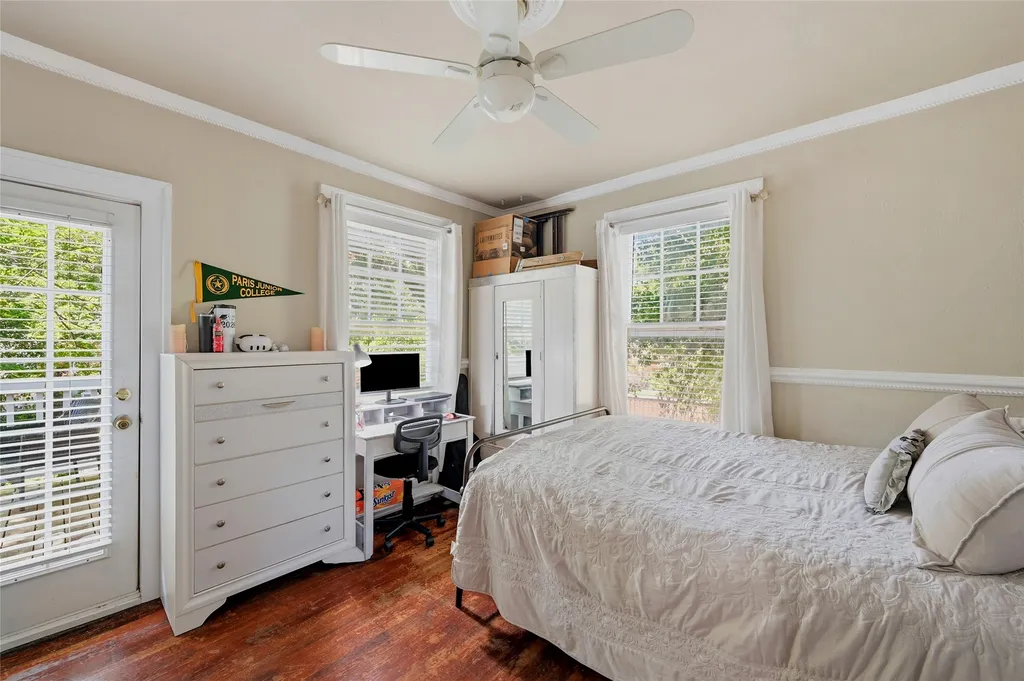 221 W 5th Street Bonham TX 75418