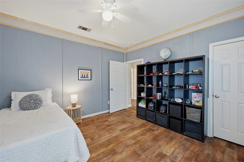 221 W 5th Street Bonham TX 75418