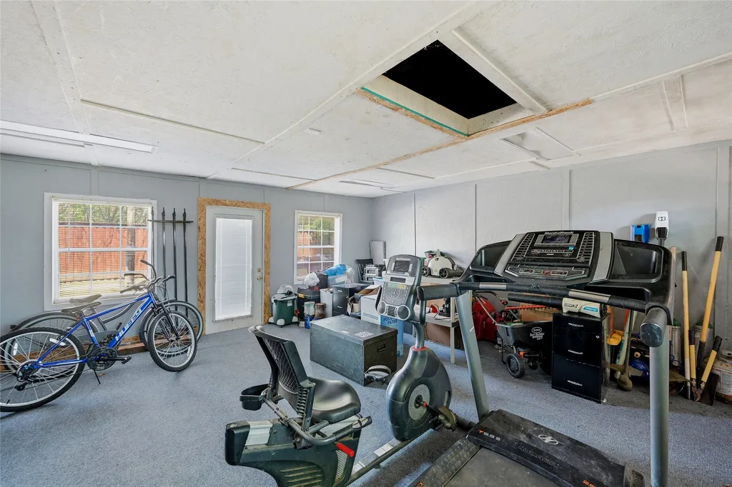 221 W 5th Street Bonham TX 75418