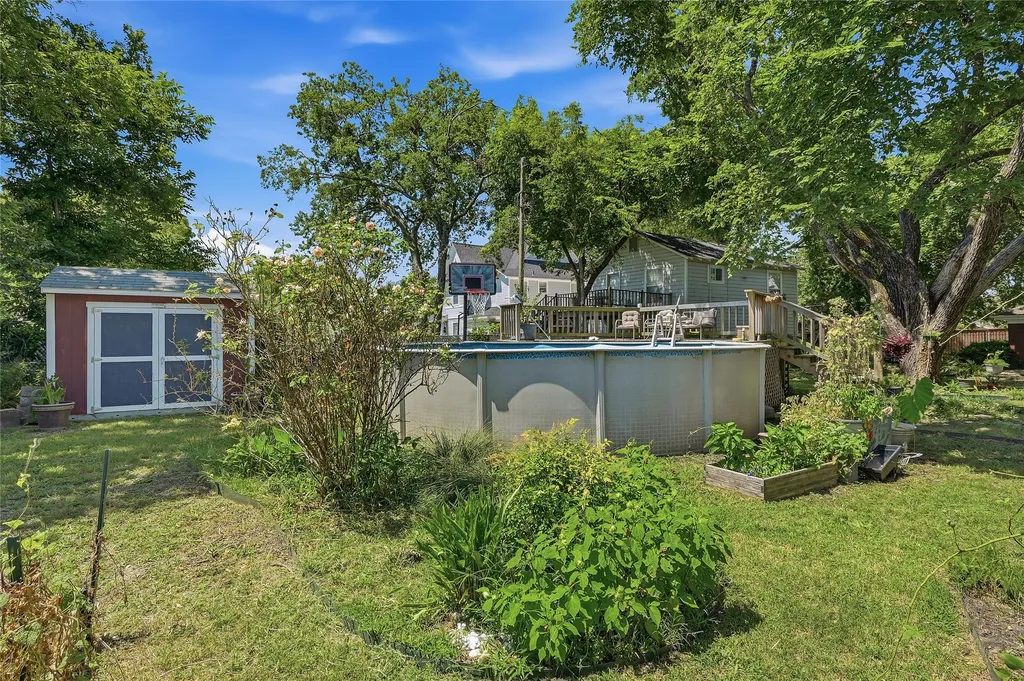 221 W 5th Street Bonham TX 75418