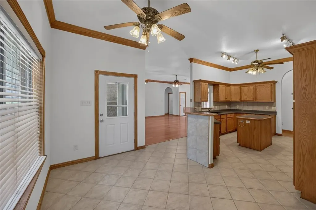 6224 Canyon Trail Lake Worth TX 76135