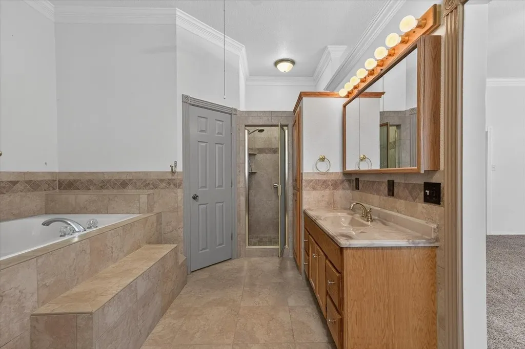 6224 Canyon Trail Lake Worth TX 76135