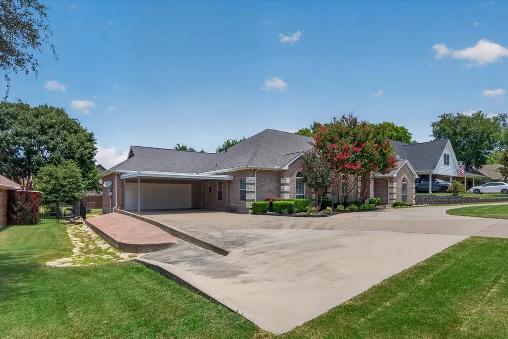 6224 Canyon Trail Lake Worth TX 76135