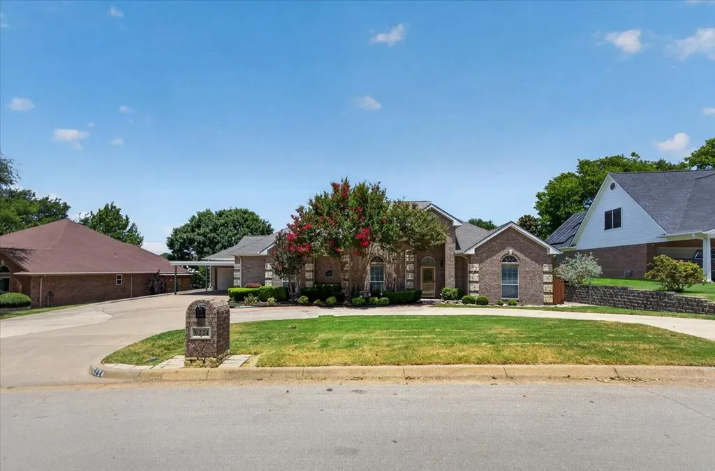 6224 Canyon Trail Lake Worth TX 76135