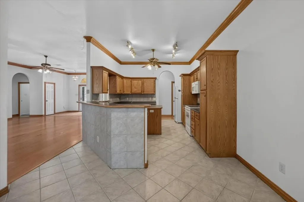 6224 Canyon Trail Lake Worth TX 76135