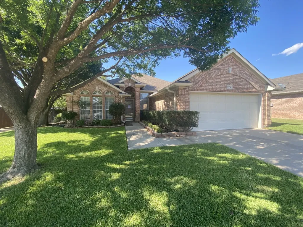 2751 Crystal Glenn Circle Hurst TX 76054