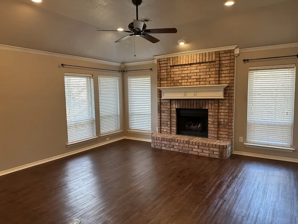 2751 Crystal Glenn Circle Hurst TX 76054