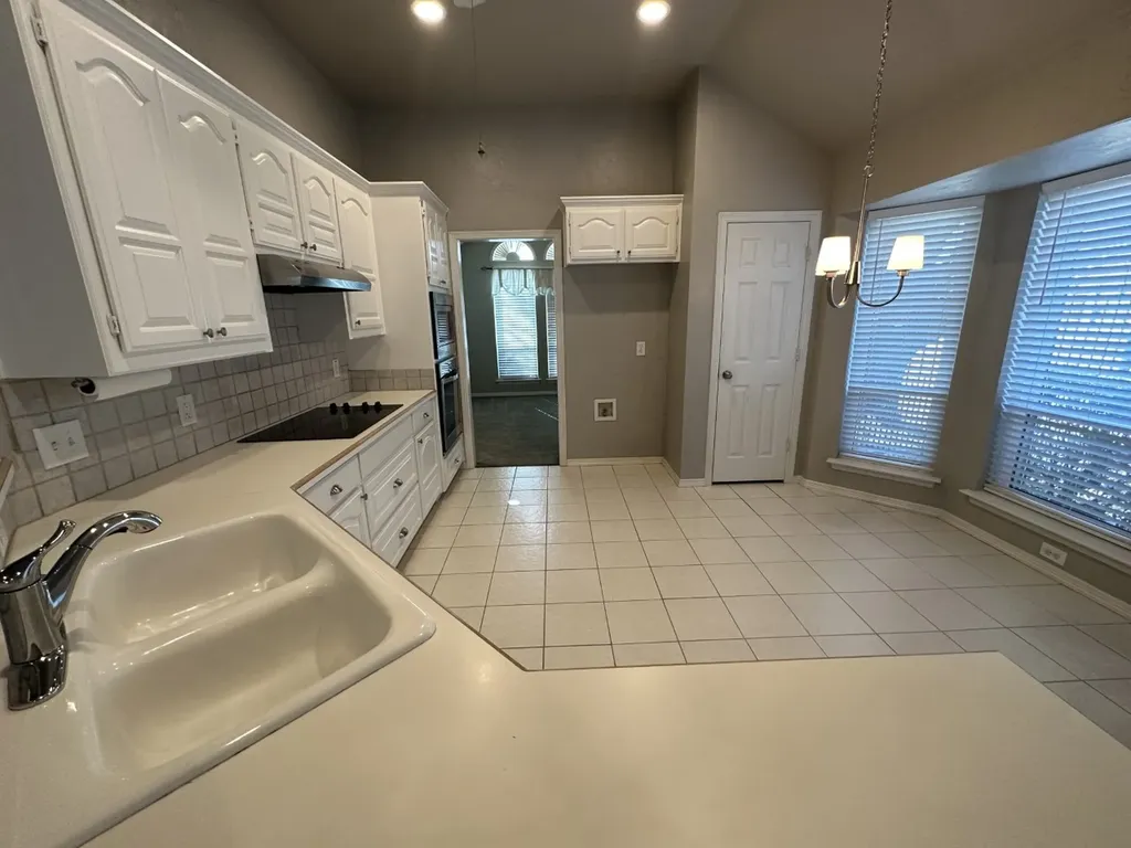 2751 Crystal Glenn Circle Hurst TX 76054