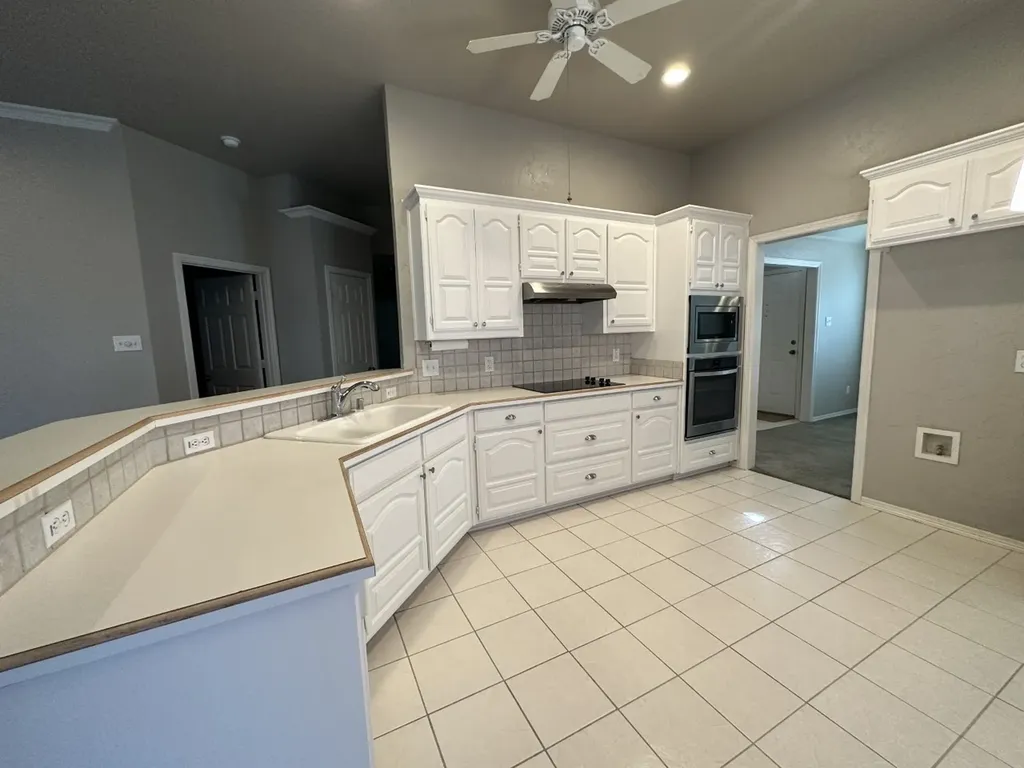 2751 Crystal Glenn Circle Hurst TX 76054