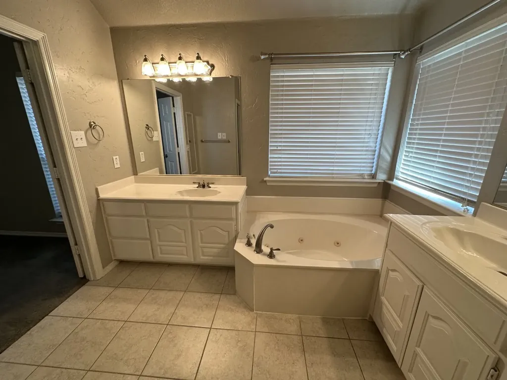 2751 Crystal Glenn Circle Hurst TX 76054