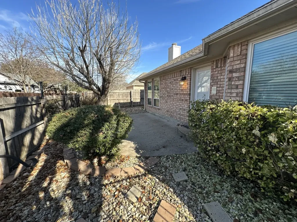 2751 Crystal Glenn Circle Hurst TX 76054