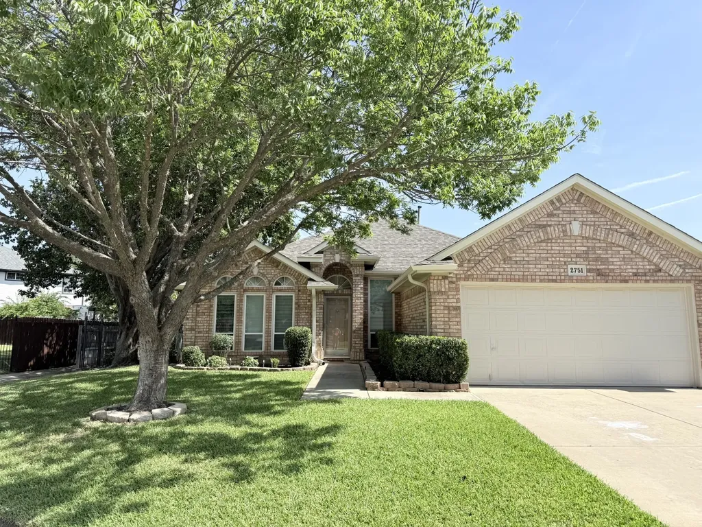 2751 Crystal Glenn Circle Hurst TX 76054
