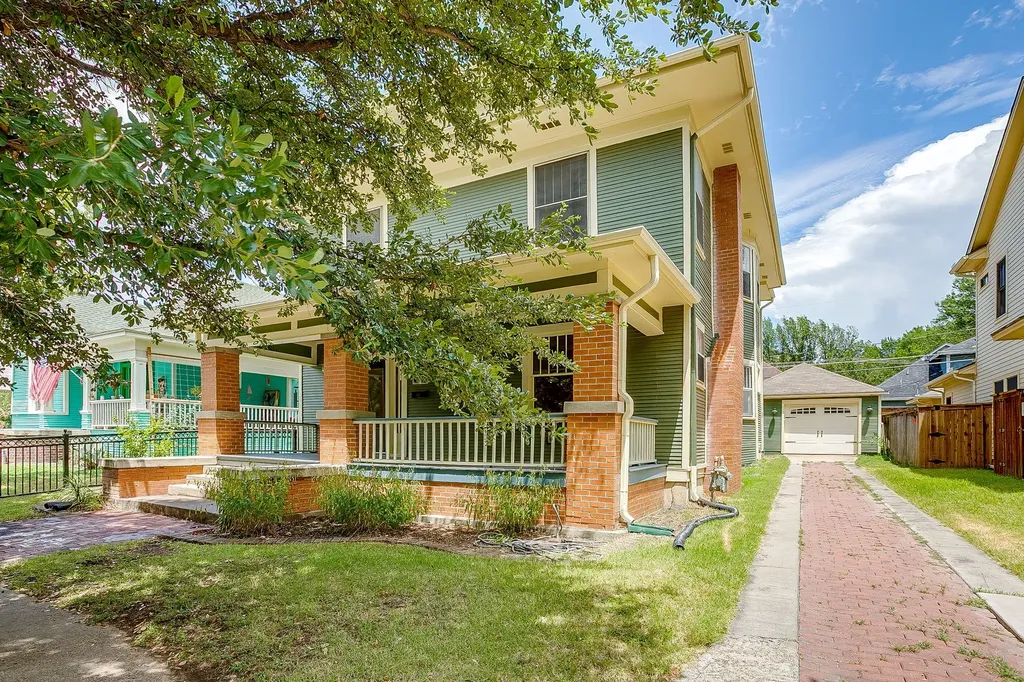 1805 Alston Avenue Fort Worth TX 76110