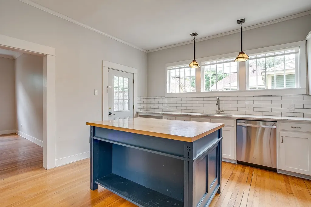 1805 Alston Avenue Fort Worth TX 76110