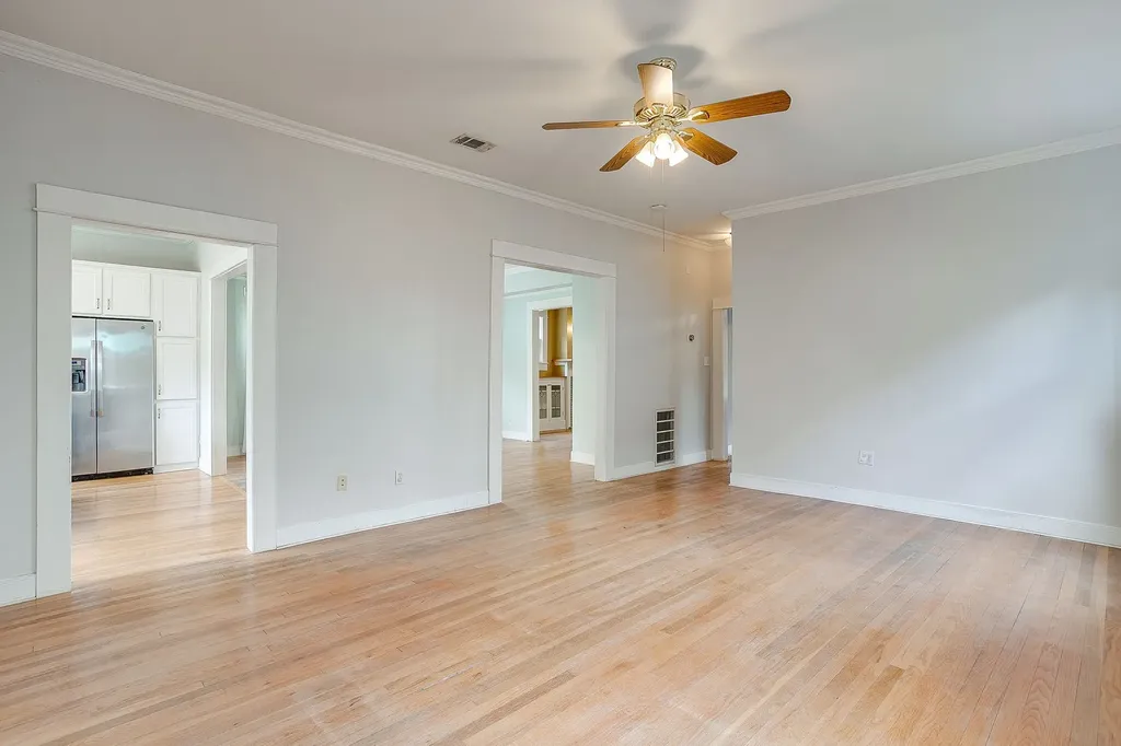 1805 Alston Avenue Fort Worth TX 76110