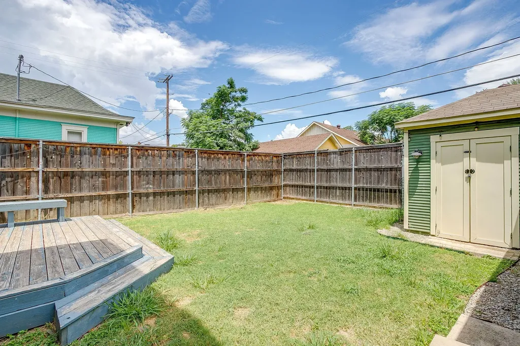 1805 Alston Avenue Fort Worth TX 76110
