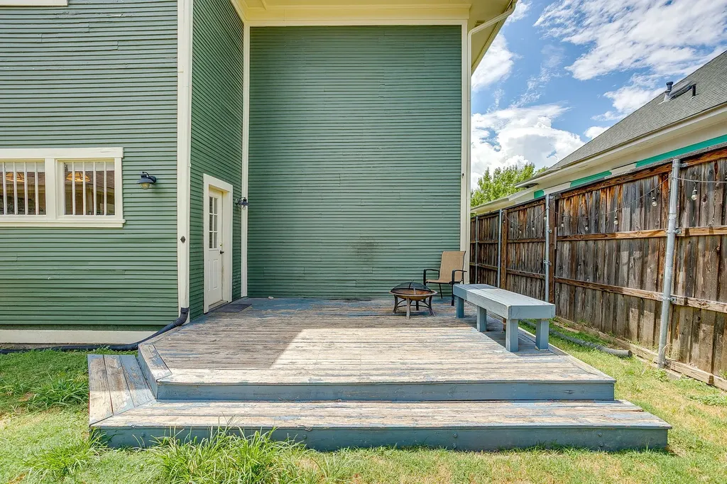 1805 Alston Avenue Fort Worth TX 76110