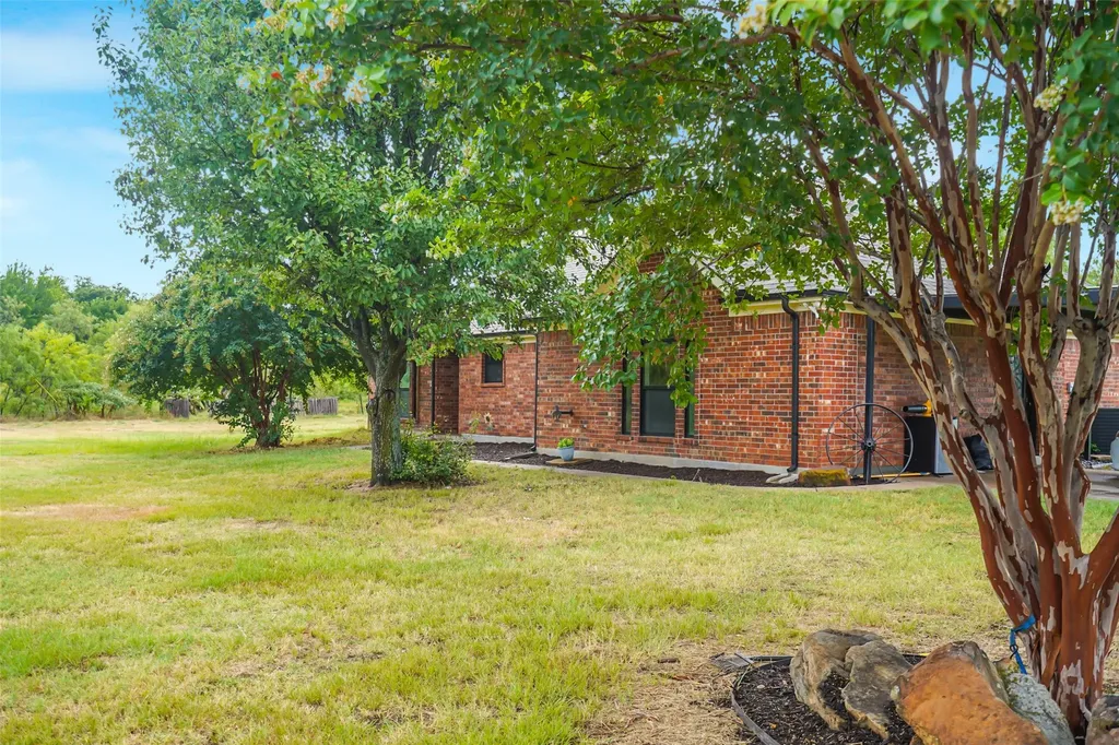 8525 County Road 528 Burleson TX 76028