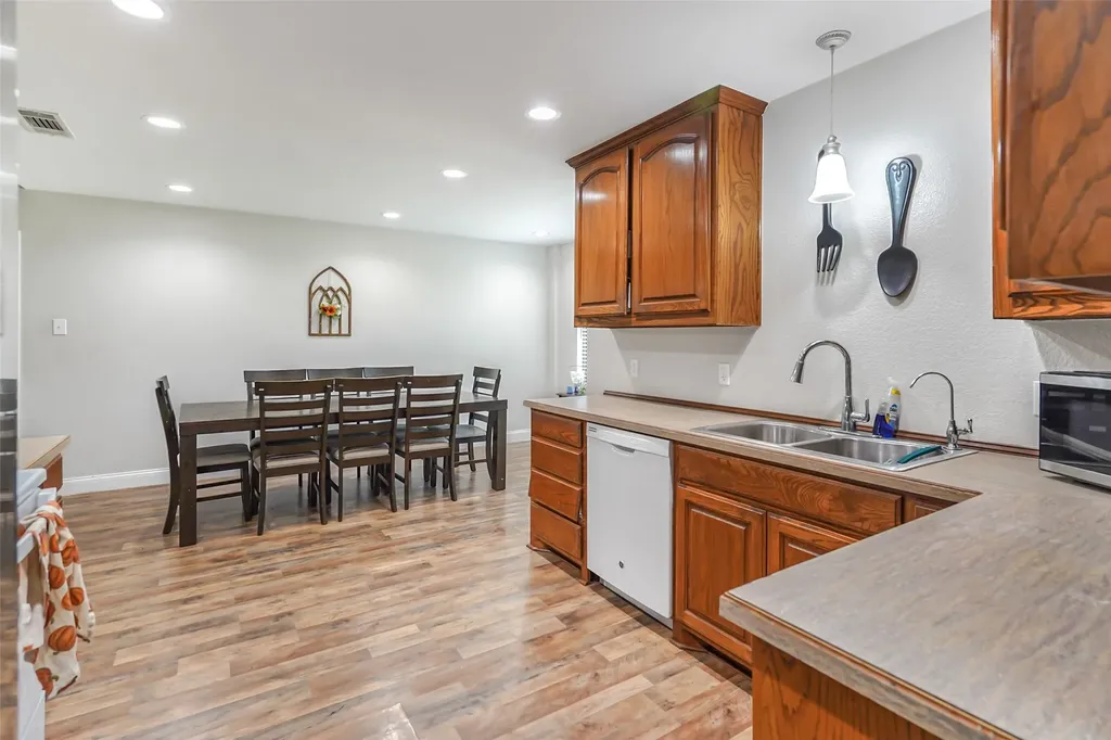 8525 County Road 528 Burleson TX 76028