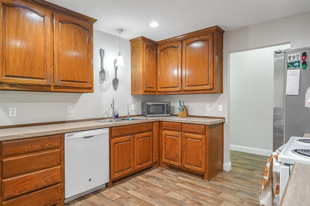 8525 County Road 528 Burleson TX 76028