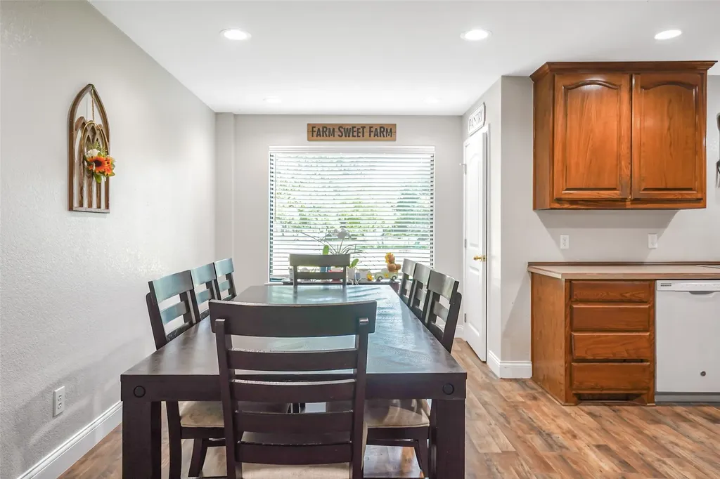 8525 County Road 528 Burleson TX 76028