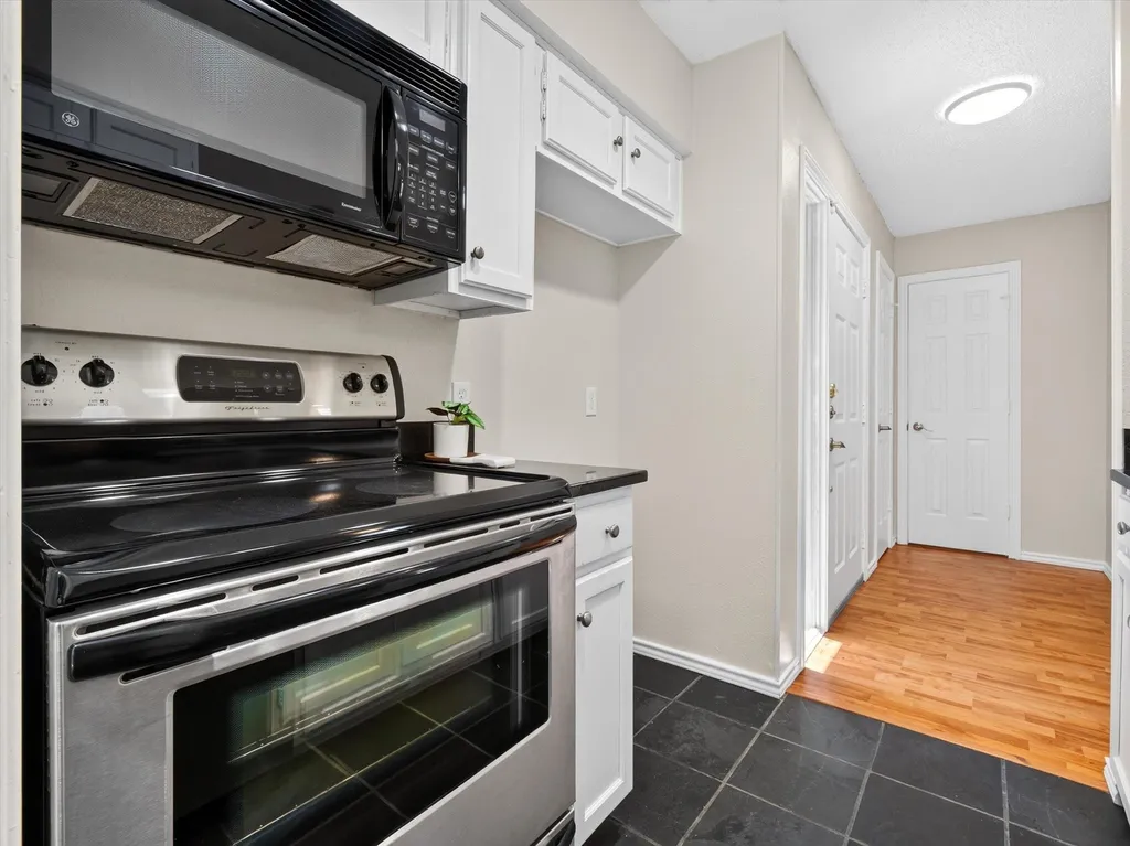 4067 Beltway Drive Addison TX 75001