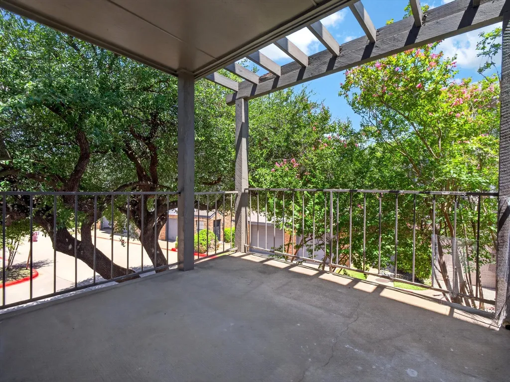 4067 Beltway Drive Addison TX 75001