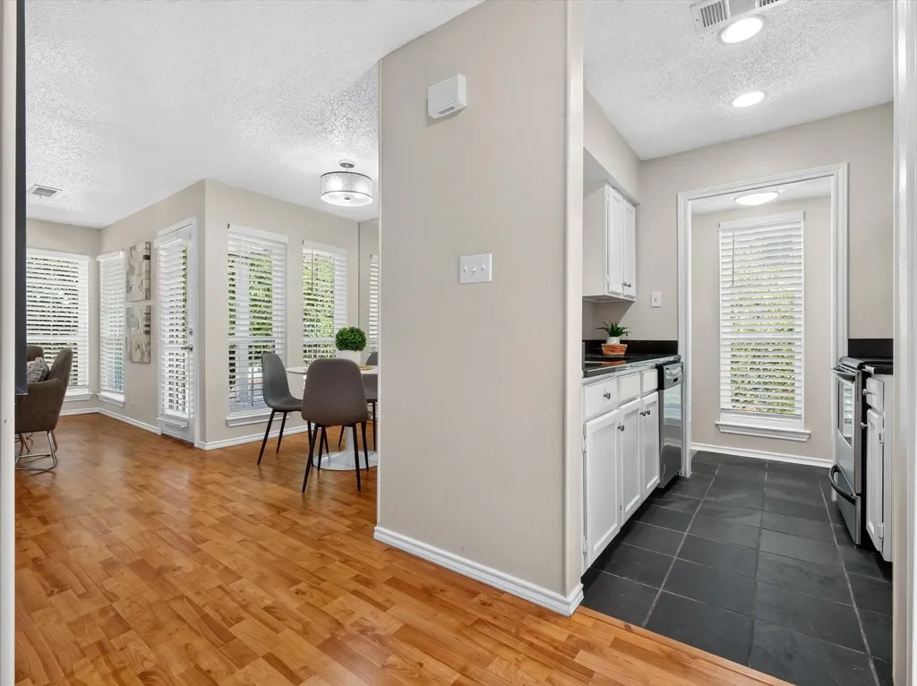 4067 Beltway Drive Addison TX 75001
