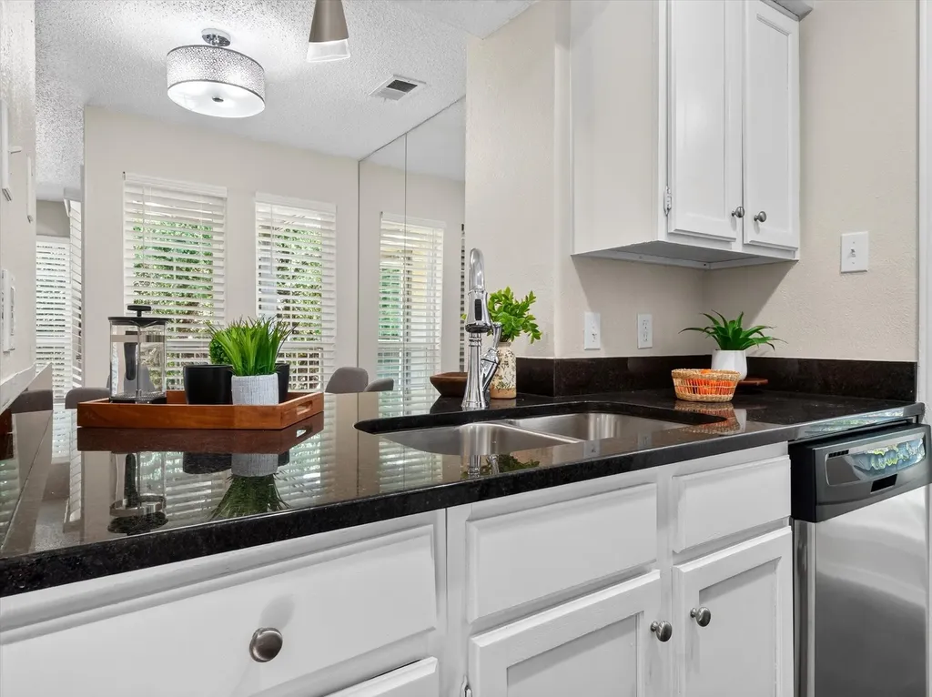 4067 Beltway Drive Addison TX 75001