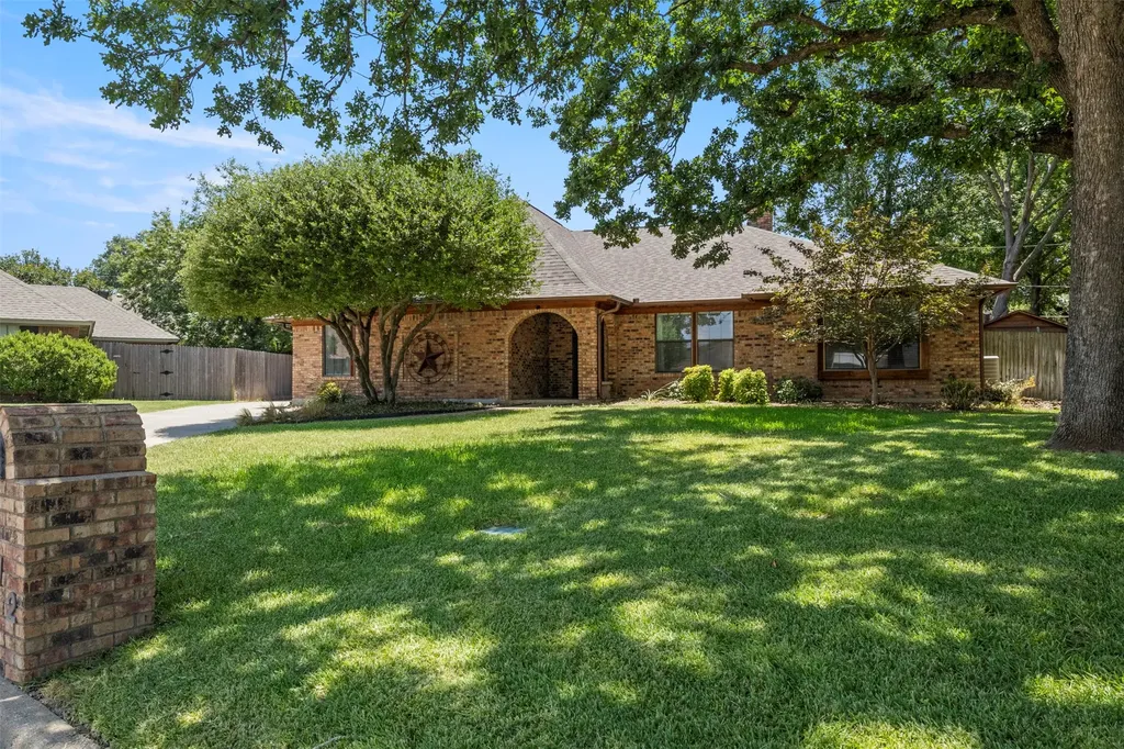 4812 Arabian Court Arlington TX 76017