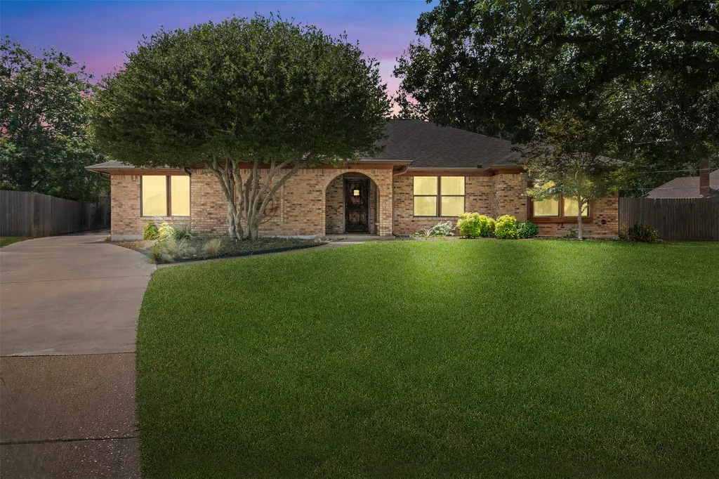 4812 Arabian Court Arlington TX 76017