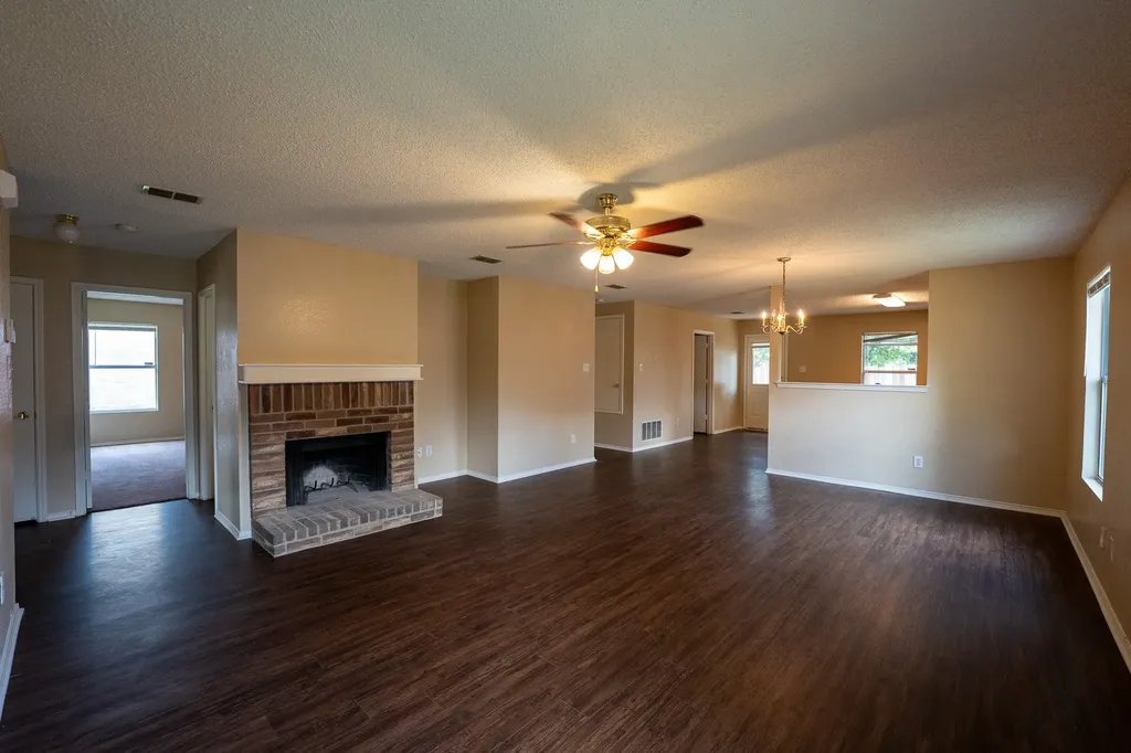 3841 Meredith Lane Balch Springs TX 75180