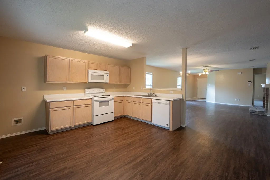 3841 Meredith Lane Balch Springs TX 75180