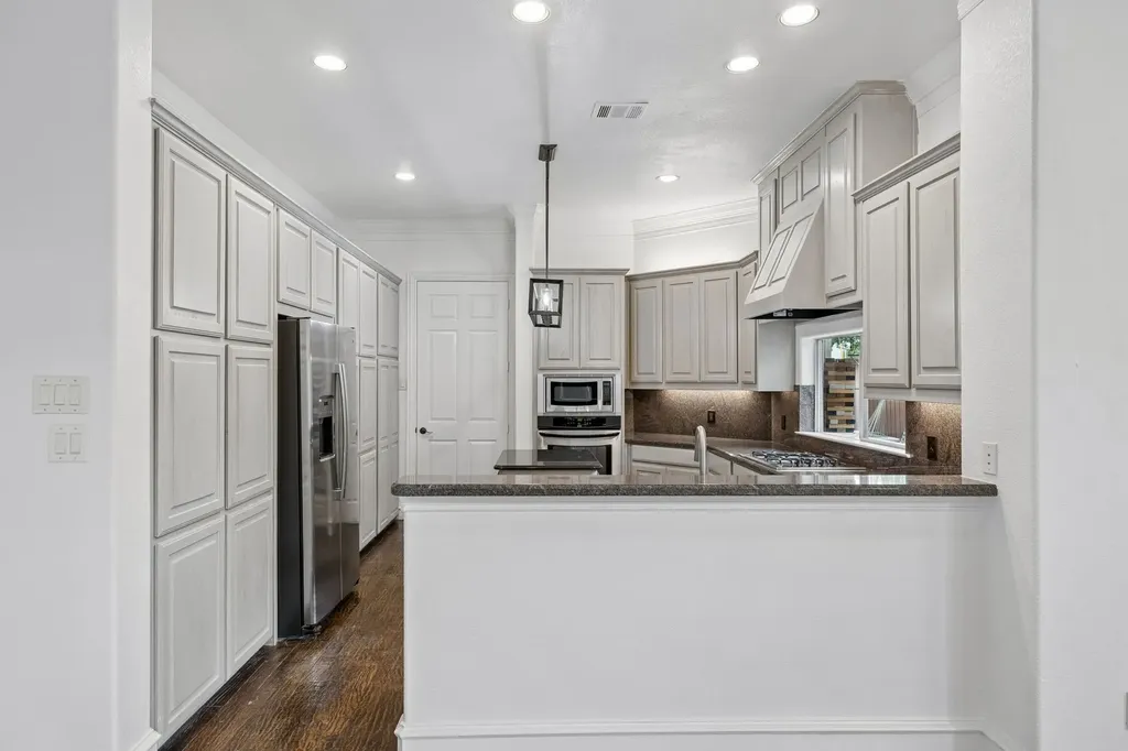 5609 La Foy Boulevard Dallas TX 75209