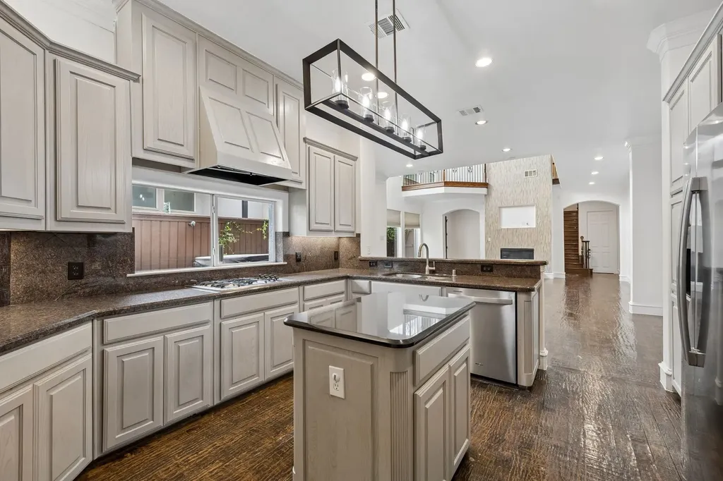 5609 La Foy Boulevard Dallas TX 75209