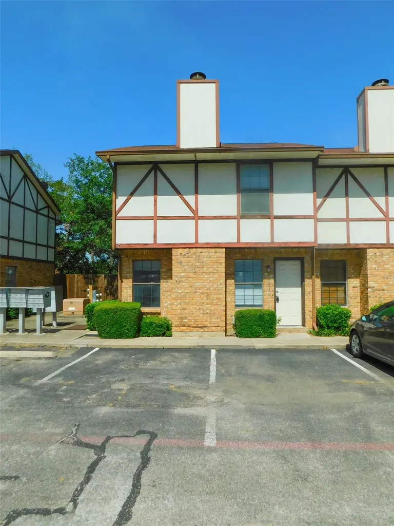 1137 Dallas Drive Denton TX 76205