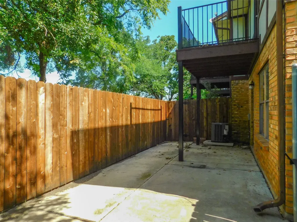 1137 Dallas Drive Denton TX 76205