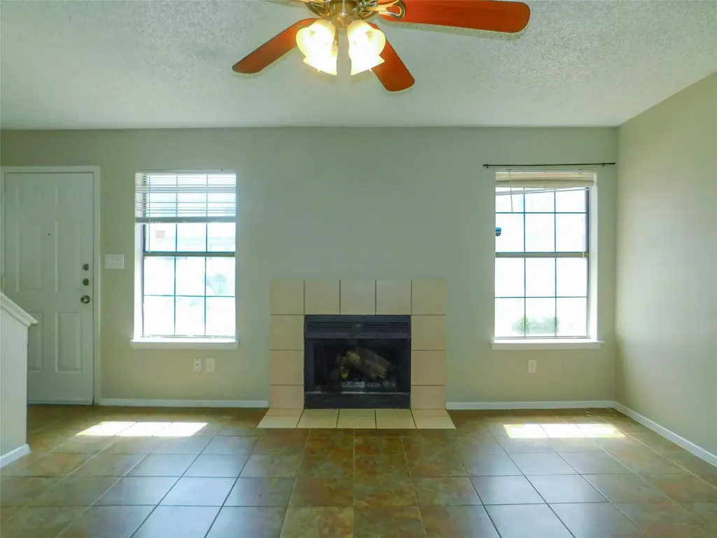 1137 Dallas Drive Denton TX 76205
