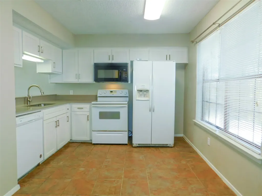 1137 Dallas Drive Denton TX 76205