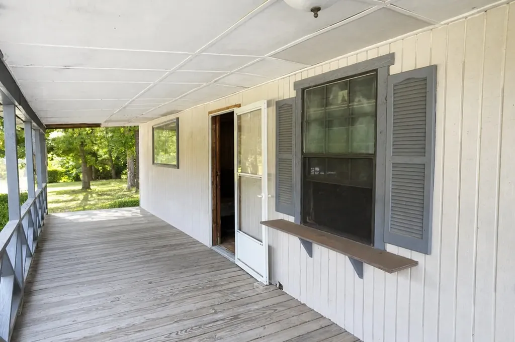 124 W Cedar Lane Murchison TX 75778