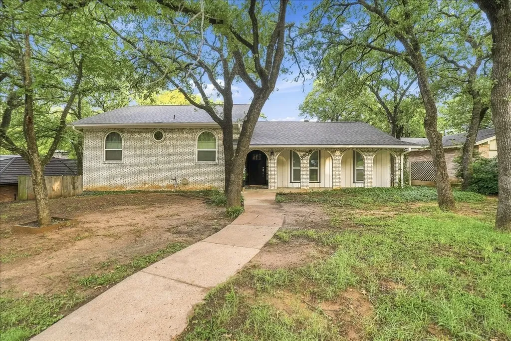 3808 Hastings Drive Arlington TX 76013