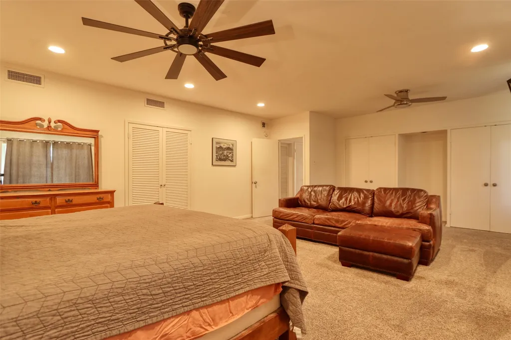 610 W Park Avenue Weatherford TX 76086